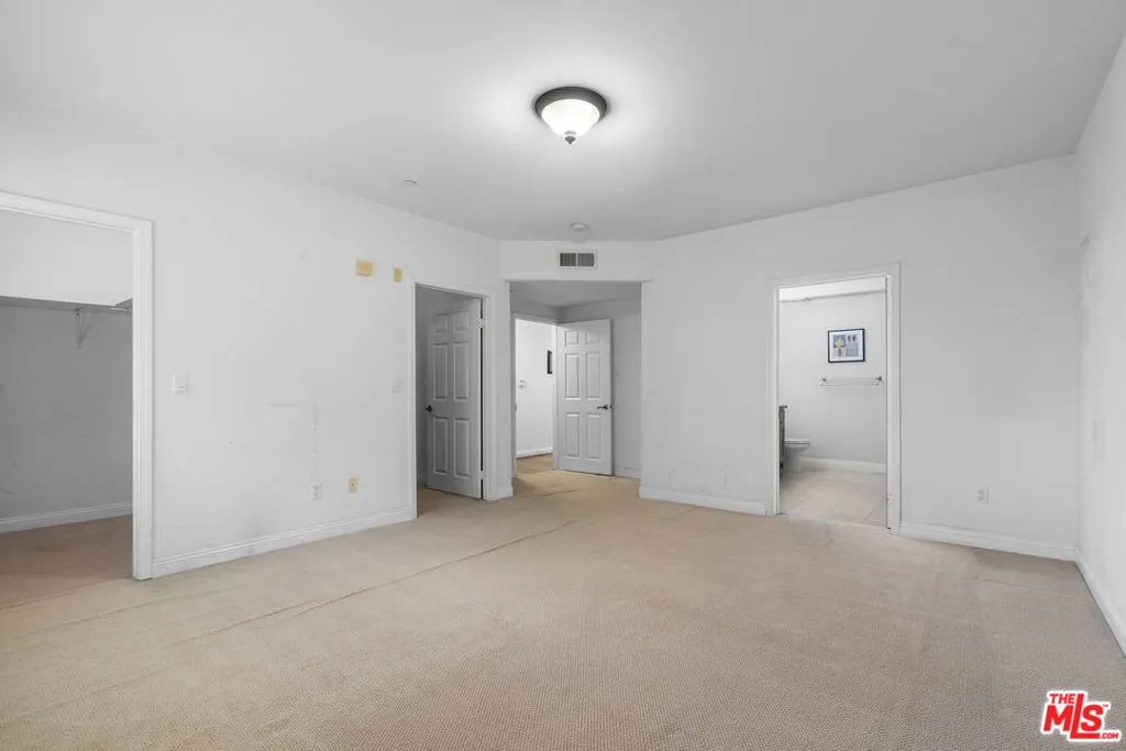 616 S Wilton Place 201, Los Angeles, California 90005 home-pic-10